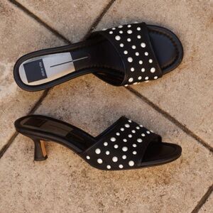NWT Dolce Vita Meeza Imitation Pearl Sandals in Onyx Mesh. Sz. 8.